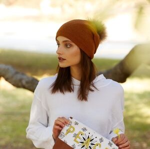 NWT Virginia Wolf Indie Knit Hat, Tumeric